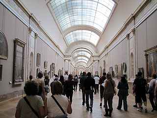 ルーブル美術館の回廊