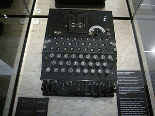 軍事博物館　エニグマ暗号機
