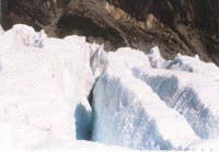 �X�͏�̃N���o�X